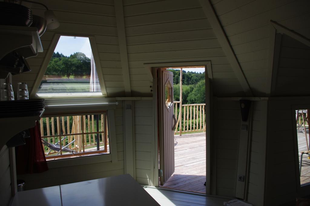 Les Roulottes Et Cabanes Du Livradois Cunlhat 客房 照片
