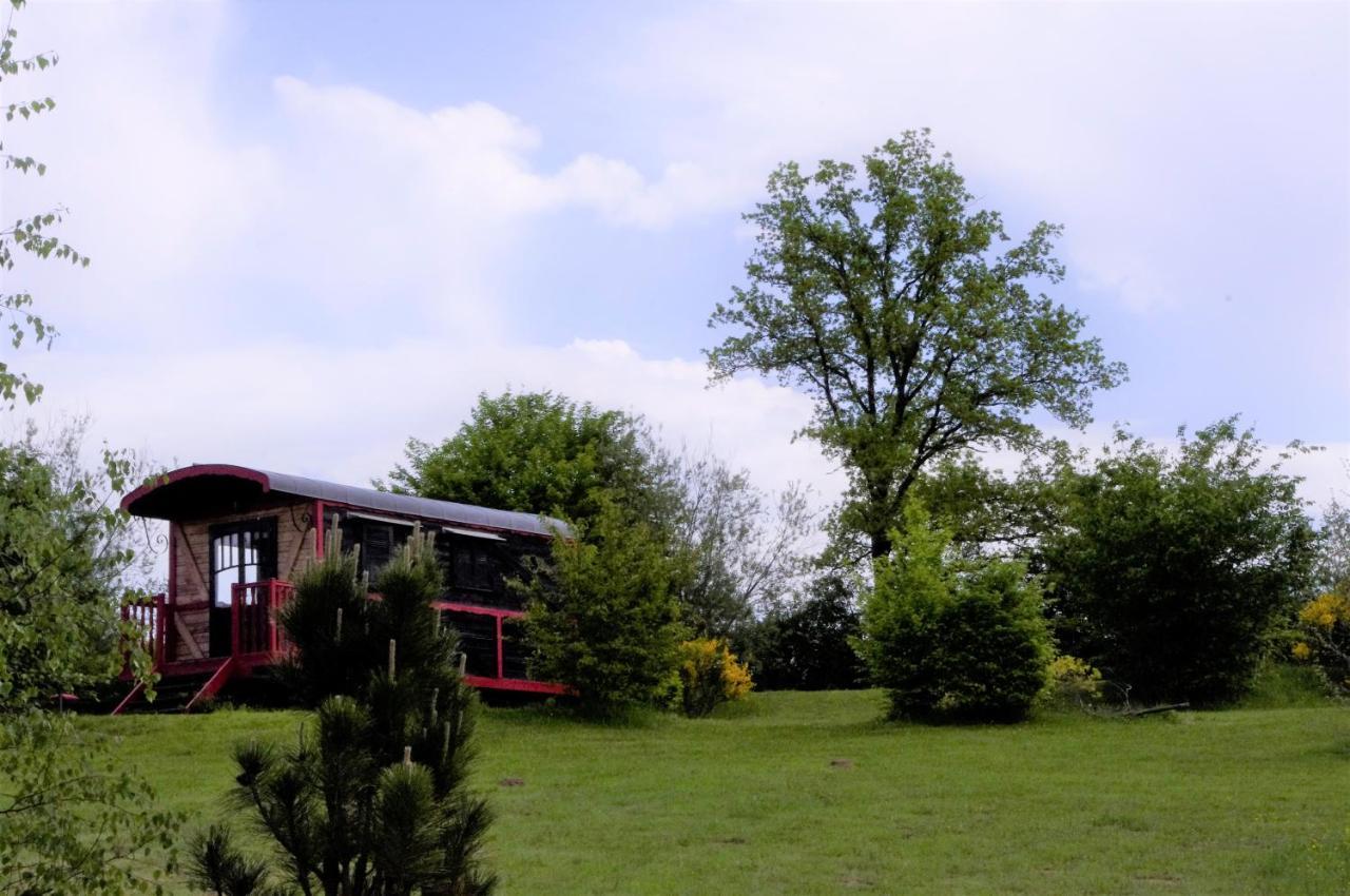 Les Roulottes Et Cabanes Du Livradois Cunlhat 外观 照片